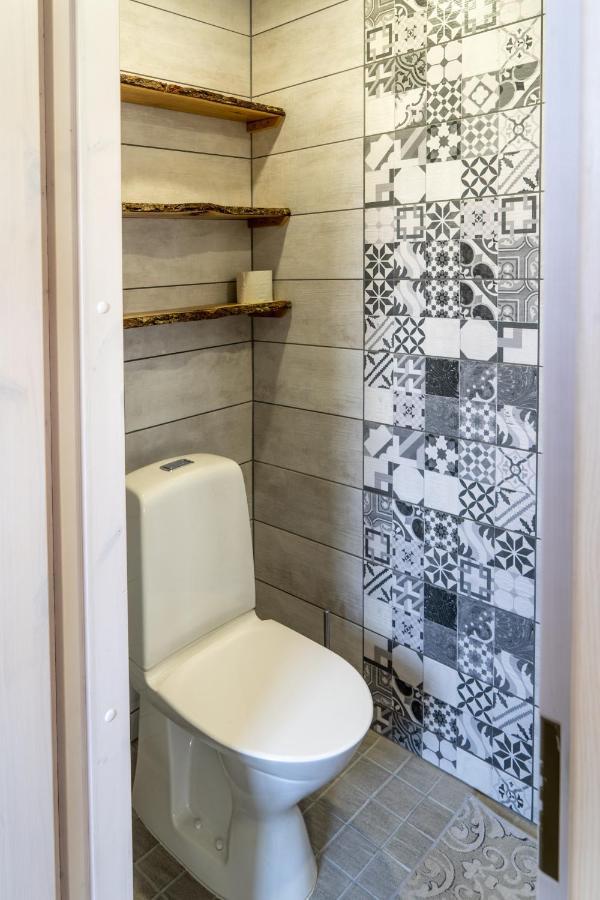 Cosy Family Guesthouse With Sauna And Garden Kuressaare Exteriör bild