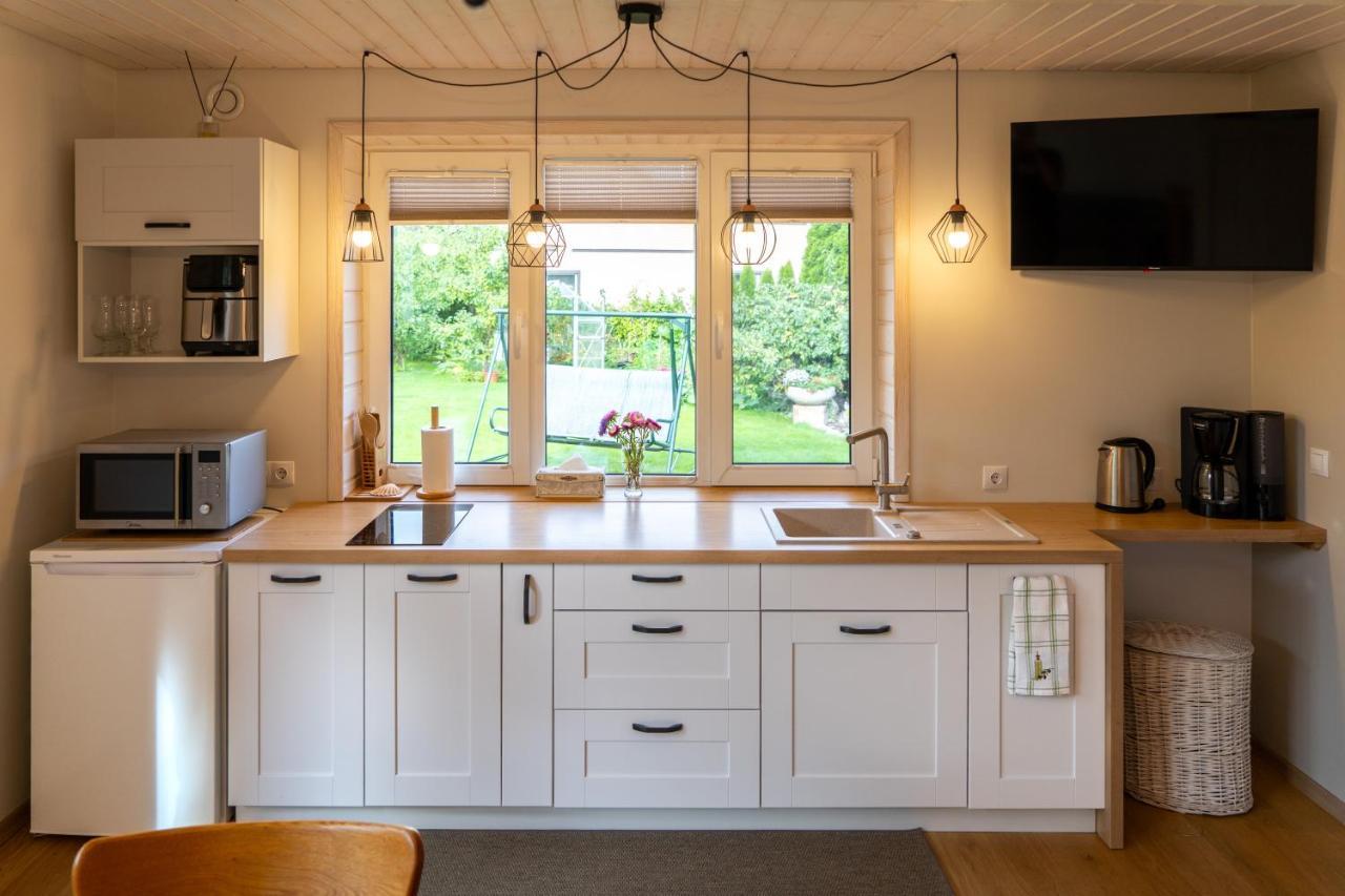Cosy Family Guesthouse With Sauna And Garden Kuressaare Exteriör bild